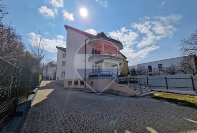 Vilă reprezentativă de închiriat în Zorilor - 13