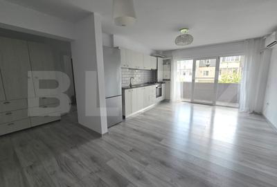 Apartament cu 3 camere decomandat, mobilat în Micro 3