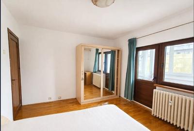 Apartament cu 3 camere decomandat în Unirii