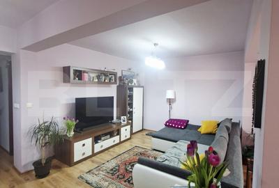 Apartament cu 3 camere semidecomandat, mobilat în Nufărul