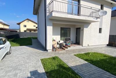Casă individuală cu 4 camere în Sud