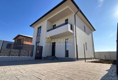 Casa Individuala de vanzare - Teren 350 mp | 4 camere - 3 bai - 1