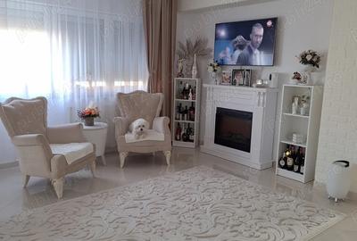 Apartament cu 3 camere decomandat în Drumul Taberei