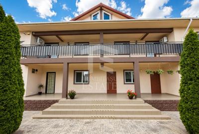Casă individuală cu 10 camere în Lumina
