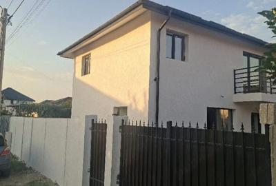 Casa cu etaj de vanzare/Vila - 2