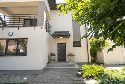 Casă individuală, elegantă, discretă, lumină naturală și confort autentic - 1