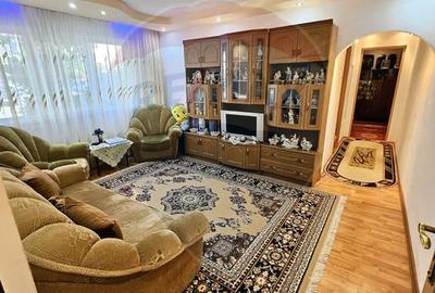 Apartament cu 3 camere semidecomandat, mobilat în Craiovița Nouă