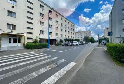 Garsonieră decomandată, mobilată în Bartolomeu