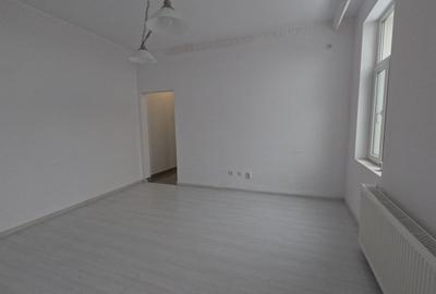 Imobil Central 355 mp | D+P+1+M | Consolidat & Renovant | 9 Camere - 16