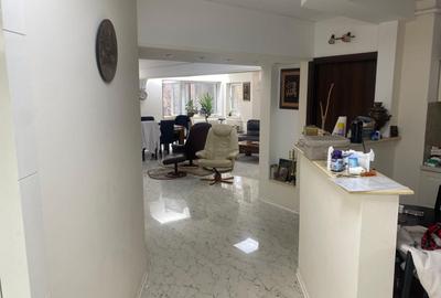 Apartament 4 camere - Blv. Unirii (La fântâni), 110 mp - 6