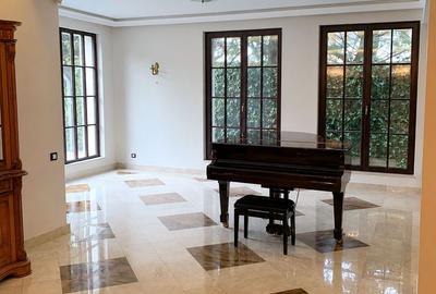 DE INCHISIAT CASA INDIVIDUALA ELEGANTA ZONA EROU IANCU NICOLAE PIPERA - 2
