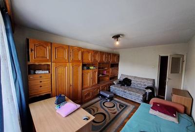 Apartament cu 3 camere decomandat, mobilat în Mănăștur