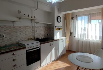 Apartament cu 2 camere semidecomandat, mobilat în Tătărași