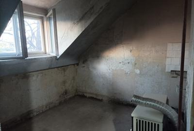 Apartament 3 camere liber la vanzare zona Central - 16