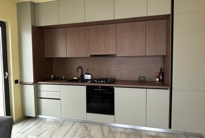 Apartament cu 3 camere semidecomandat, mobilat în Florești