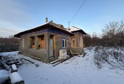 Casă cu teren generos de 1.179 mp, Fierbinți, Târg - 1