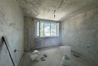 2 camere renovat complet Calea Grivitei plan secund -vedere spate | metrou 1 Mai - 3