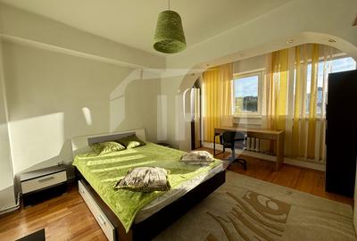 Apartament cu 3 camere decomandat, mobilat în Central