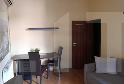 Apartament cu 2 camere decomandat, mobilat în P-ța Unirii