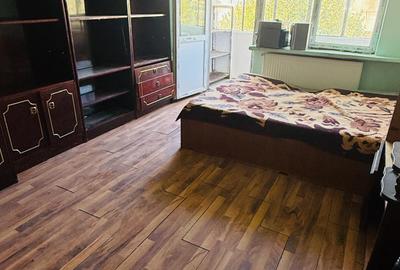 Apartament cu 3 camere decomandat în Faleza Nord
