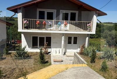 Casă individuală cu 4 camere în Sud-Est