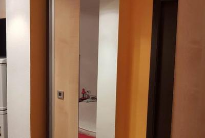 La 6 minute Punctele Cardinale si Facultatea Medicină-ambient plăcut - 10