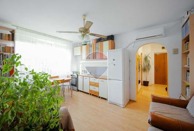 Apartament cu 3 camere semidecomandat, mobilat în Rogerius