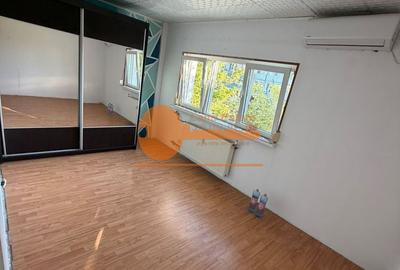 Apartament cu 4 camere decomandat în Gorjului