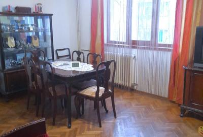 Apartament cu 4 camere decomandat, mobilat în Drumul Taberei