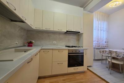 Apartament cu 2 camere semidecomandat în Universitate