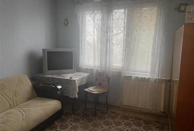 Apartament 3 camere , zona Sud , et 3 4 , decomandat ,52 mp - 12