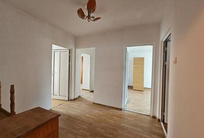 Apartament cu 3 camere decomandat în Dacia
