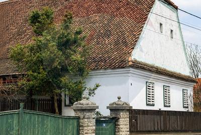 Conac de piatră edificat in 1829 - teren 1646 mp - Bicfalau - Covasna - 2