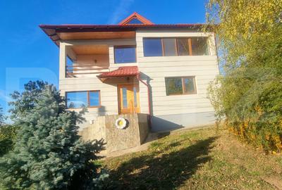 Casă individuală cu 7 camere în Cocorăștii Grind