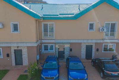 Locuință modernă, gata de mutare,cu terasă  si curte proprii, acces la piscina - 7