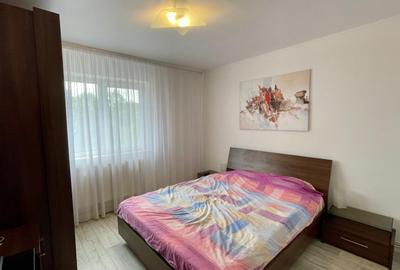 Apartament 3 camere, decomandat, zonă ultracentrală, bloc Mobilux, etaj 1 - 5