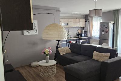 Apartament cu 2 camere semidecomandat în Florești