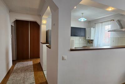 Inchiriez apartament de 3 camere ,situat in cartierul Hipodrom 4- Aleea Streiu - 10