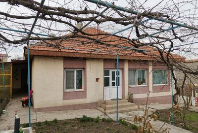 Teren 1.447 mp cu casa 5 camere - Ovidiu - 210.000 euro negociabil (Cod E1) - 2