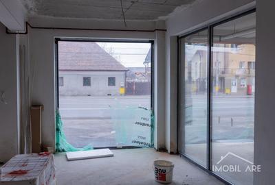 Spatiu comercial cu front stradal in locatie intens circulata - 3