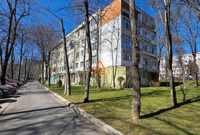 Apartament cu 2 camere semidecomandat în Tătărași