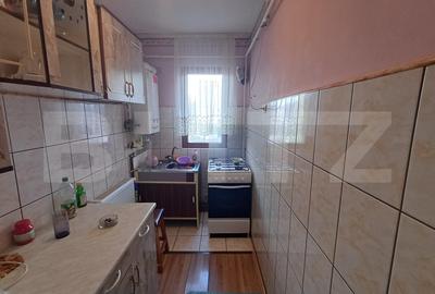 Apartament cu 3 camere semidecomandat, mobilat în Olari