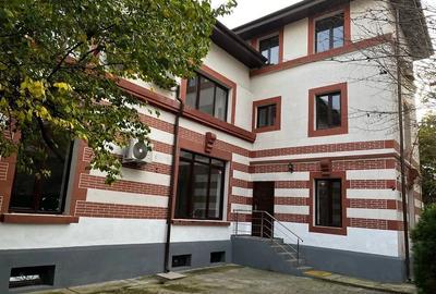 Casă individuală cu 21 camere în Calea Victoriei