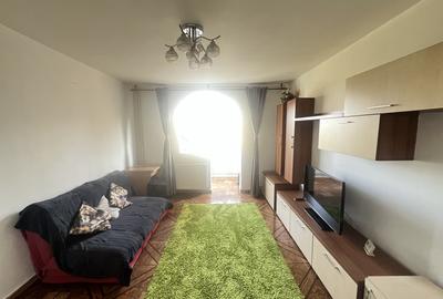 Apartament cu 2 camere semidecomandat, mobilat în Tractorul