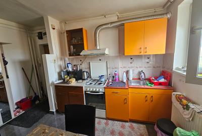 Apartament 2 camere, etajul 4 din 4, cu pod, Complexul Studențesc, comision 0% - 4
