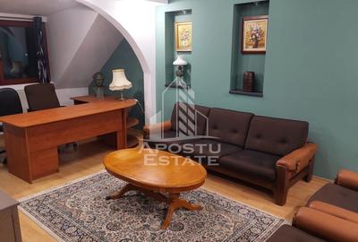 Apartament cu 3 camere semidecomandat în Central