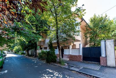 Casă individuală cu 5 camere în Ultracentral