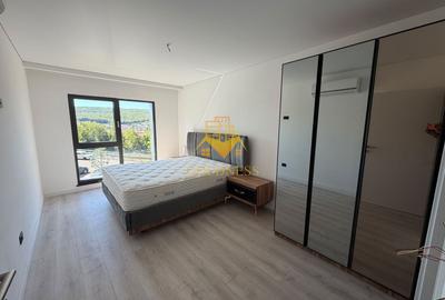 Apartament cu 4 camere semidecomandat, mobilat în Zorilor