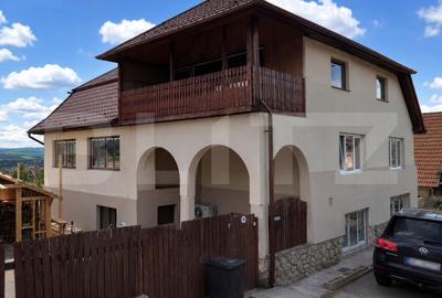 Casă individuală cu 8 camere în Reghin