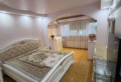 Apartament cu 3 camere decomandat, mobilat în Splaiul Unirii